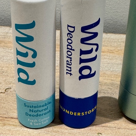 Wild Deodorant -Refillable Aluminum Case in Coconut & Vanilla + 2 travel sizes - Picture 2 of 3